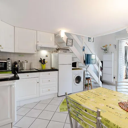 Pavillon climatisé 3 chambres avec terrasse à 250m de la plage - FR-1-409-91 *