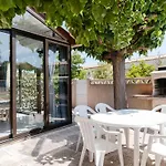 Villa Pavillon Climatise 3 Avec Terrasse A 250m De La - Fr-1-409-91 *