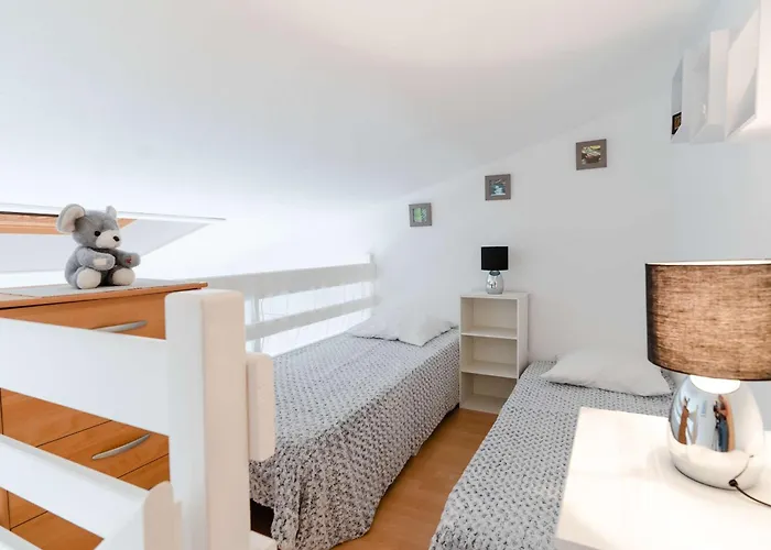 Pavillon Climatise 3 Avec Terrasse A 250m De La - Fr-1-409-91 别墅 纳博讷普拉日